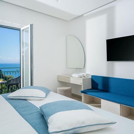 Sea View Deluxe Apartments ヴィーコ・エクエンセ エクステリア 写真