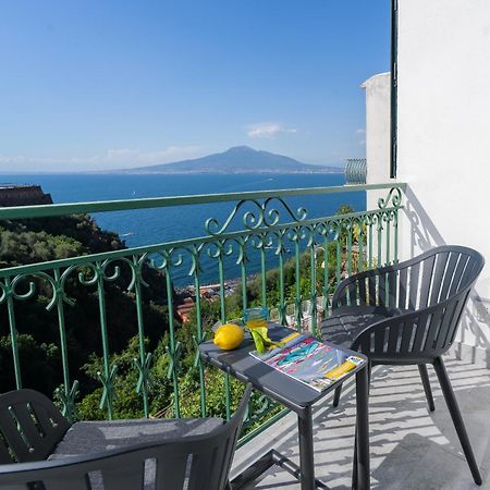 Sea View Deluxe Apartments ヴィーコ・エクエンセ エクステリア 写真