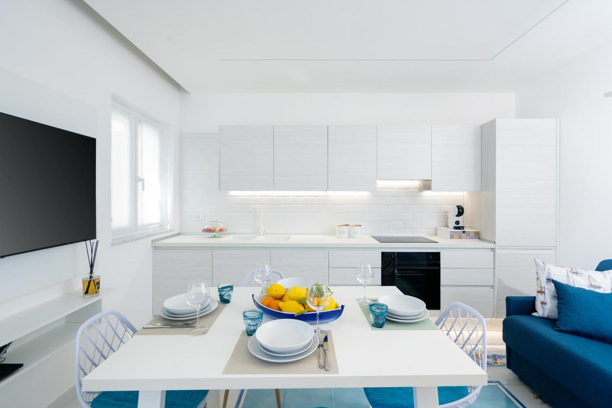 Sea View Deluxe Apartments ヴィーコ・エクエンセ エクステリア 写真